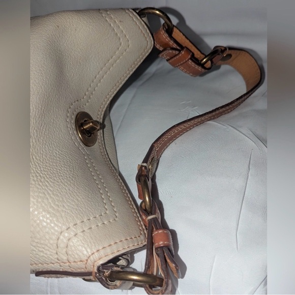 Coach Chelsea - Picture 5 of 12